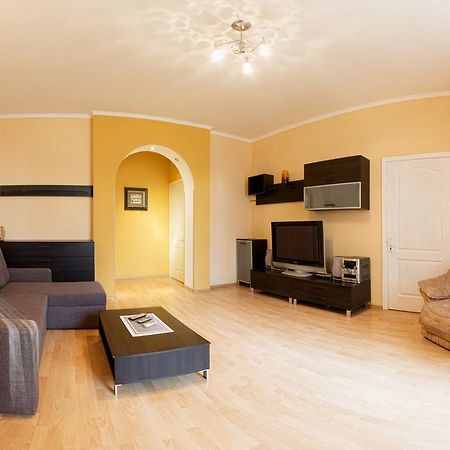 Kyiv Apartment In The City Center On Turgenevskaya Street מראה חיצוני תמונה