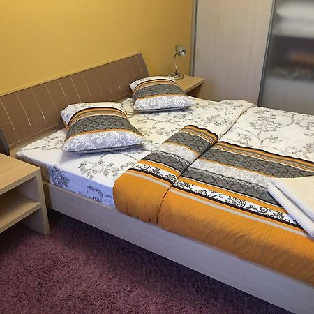 Kyiv Apartment In The City Center On Turgenevskaya Street מראה חיצוני תמונה