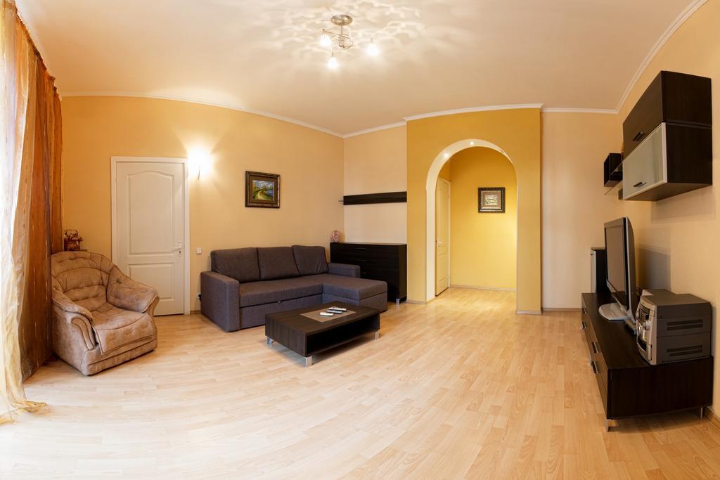 Kyiv Apartment In The City Center On Turgenevskaya Street מראה חיצוני תמונה