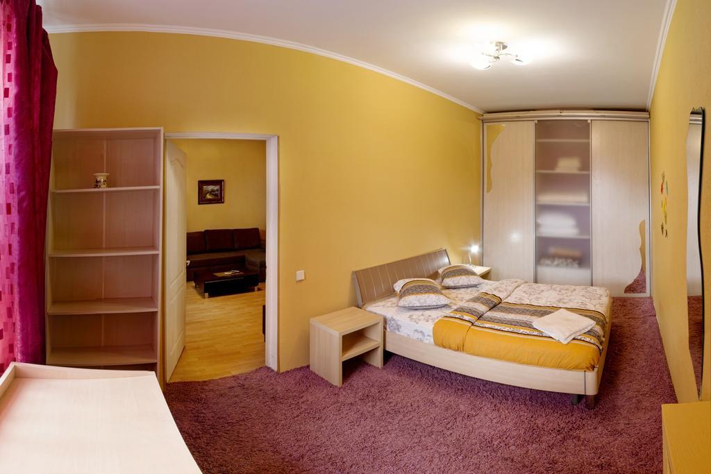 Kyiv Apartment In The City Center On Turgenevskaya Street מראה חיצוני תמונה